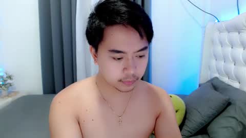Snapshot of asianroy_x chatting on December 8, 2024, 4:39 pm Roy online show from December 8, 2024, 4:39 pm