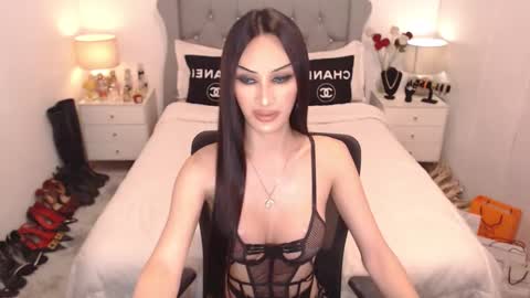 Snapshot of asiantartcummers chatting on January 4, 2025, 7:13 am Kylie online show from January 4, 2025, 7:13 am