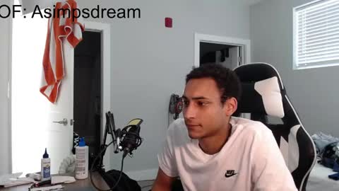 asimpsdream online show from May 10, 2026, 2:44 pm
