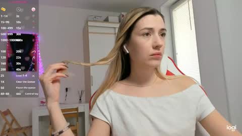 Caroline online show from May 6, 2026, 11:26 am