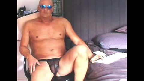Snapshot of askil8802 chatting on April 16, 2026, 7:09 am askil8802 online show from April 16, 2026, 7:09 am