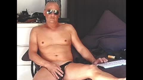 Snapshot of askil8802 chatting on April 20, 2026, 5:54 am askil8802 online show from April 20, 2026, 5:54 am