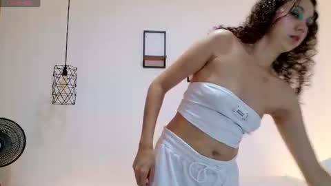 aslysande online show from June 23, 2026, 5:27 am