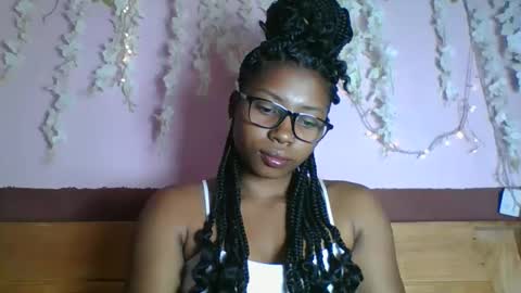 asmiraa online show from May 6, 2026, 6:57 pm