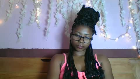 asmiraa online show from May 7, 2026, 9:09 pm