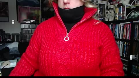 Snapshot of aspen_vale chatting on December 7, 2024, 4:36 pm Aspen Vale online show from December 7, 2024, 4:36 pm