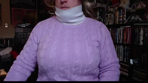 Snapshot of aspen_vale chatting on December 8, 2024, 7:32 pm Aspen Vale online show from December 8, 2024, 7:32 pm