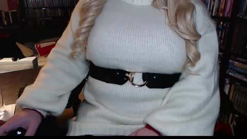 Snapshot of aspen_vale chatting on January 23, 2025, 10:33 pm Aspen Vale online show from January 23, 2025, 10:33 pm