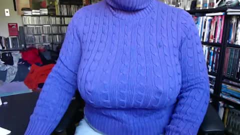 Snapshot of aspen_vale chatting on September 14, 2025, 1:32 pm Aspen Vale online show from September 14, 2025, 1:32 pm