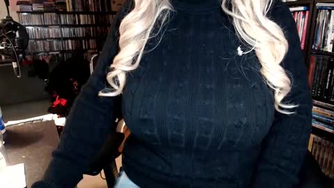 Aspen Vale online show from November 9, 2025, 9:24 pm