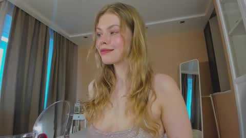 Snapshot of ass_latte chatting on October 9, 2025, 5:05 am Sasha online show from October 9, 2025, 5:05 am