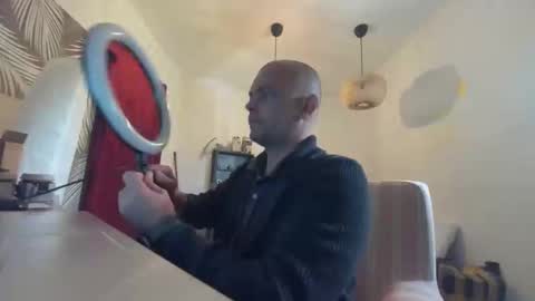 Snapshot of assassinforu chatting on November 5, 2025, 10:37 am assassinforu online show from November 5, 2025, 10:37 am