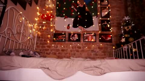 Eva online show from December 23, 2025, 2:09 am