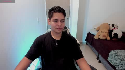 Asta Kuno online show from May 12, 2026, 6:43 am