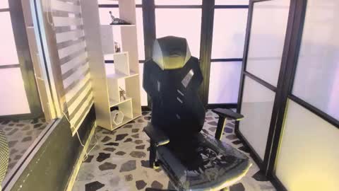 astablack_ online show from September 12, 2025, 2:55 am