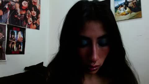 Asterothxznikki online show from December 18, 2024, 12:18 pm