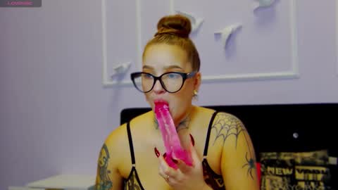 asti_glow online show from September 23, 2025, 4:48 am