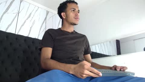 Snapshot of aston_vera chatting on October 1, 2025, 3:23 am Aston  online show from October 1, 2025, 3:23 am