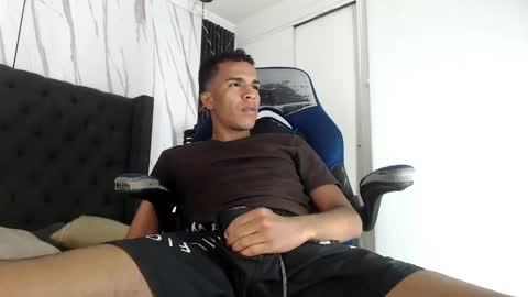 Snapshot of aston_vera chatting on October 4, 2025, 4:43 am Aston  online show from October 4, 2025, 4:43 am