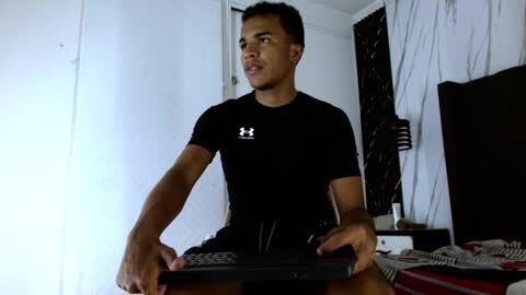 Snapshot of aston_vera chatting on October 14, 2025, 3:40 am Aston  online show from October 14, 2025, 3:40 am