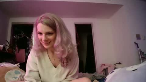 Snapshot of astorialove chatting on December 18, 2024, 3:15 am AstoriaLove online show from December 18, 2024, 3:15 am