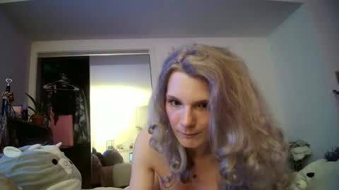 Snapshot of astorialove chatting on December 19, 2024, 3:40 am AstoriaLove online show from December 19, 2024, 3:40 am