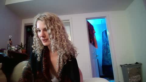 Snapshot of astorialove chatting on January 15, 2025, 5:40 am AstoriaLove online show from January 15, 2025, 5:40 am