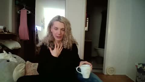 Snapshot of astorialove chatting on March 5, 2025, 1:10 am AstoriaLove online show from March 5, 2025, 1:10 am