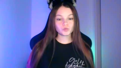 Snapshot of astradream_ chatting on October 2, 2025, 5:31 pm astradream_ online show from October 2, 2025, 5:31 pm