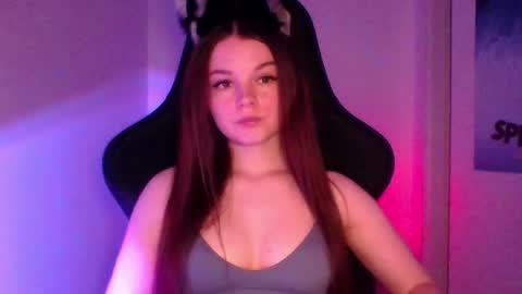 Snapshot of astradream_ chatting on October 23, 2025, 5:44 pm astradream_ online show from October 23, 2025, 5:44 pm