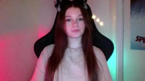 Snapshot of astradream_ chatting on November 6, 2025, 9:48 pm astradream_ online show from November 6, 2025, 9:48 pm