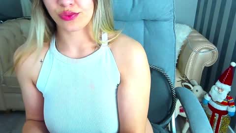 Snapshot of astraluxe_ chatting on January 17, 2025, 5:19 pm Asta online show from January 17, 2025, 5:19 pm