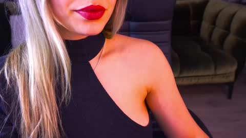 Snapshot of astraluxe_ chatting on January 24, 2025, 5:21 pm Asta online show from January 24, 2025, 5:21 pm