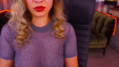 Snapshot of astraluxe_ chatting on January 25, 2025, 2:03 pm Asta online show from January 25, 2025, 2:03 pm