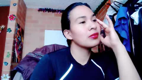 astrid_hauser66 online show from September 12, 2025, 6:08 pm