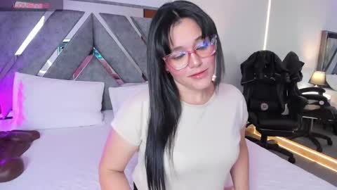 Astrid  online show from March 14, 2026, 3:45 am