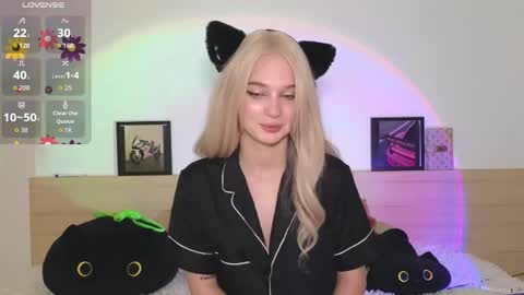 Snapshot of astridmoss chatting on May 23, 2026, 9:41 pm Maya online show from May 23, 2026, 9:41 pm
