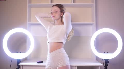 Snapshot of astridweickum chatting on September 28, 2025, 3:12 am Kate online show from September 28, 2025, 3:12 am