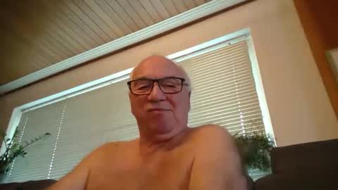 asusandy online show from February 28, 2025, 1:14 pm