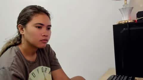 asuzaka27 online show from April 27, 2026, 4:32 am