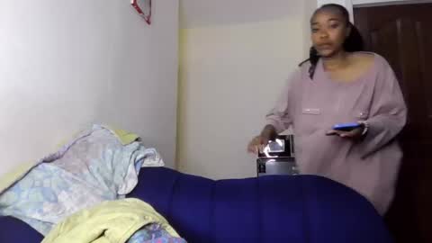 atara_seren online show from May 16, 2026, 7:05 am