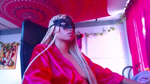 Atenea online show from October 16, 2025, 2:51 pm