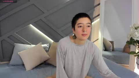 Snapshot of atheena__ chatting on April 17, 2026, 1:36 pm Athenea online show from April 17, 2026, 1:36 pm