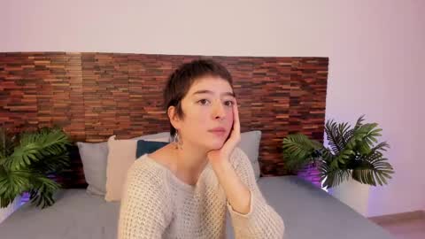 Snapshot of atheena__ chatting on May 25, 2026, 12:00 pm Athenea online show from May 25, 2026, 12:00 pm