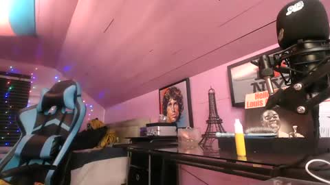 Snapshot of athena_the_godess chatting on December 5, 2024, 2:53 am xoxo G0DD3SS xoxox online show from December 5, 2024, 2:53 am