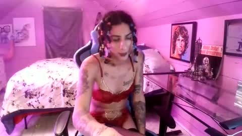   xoxo G0DD3SS xoxox    online show from February 3, 2026, 1:48 am