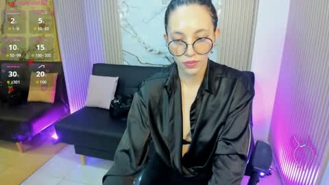 Atenea online show from May 25, 2026, 3:23 am