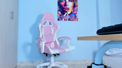 Snapshot of athenea__fox chatting on November 8, 2025, 11:43 am athenea__fox online show from November 8, 2025, 11:43 am