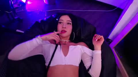 Snapshot of athenea_foxy chatting on October 21, 2025, 9:15 pm athenea_foxy online show from October 21, 2025, 9:15 pm