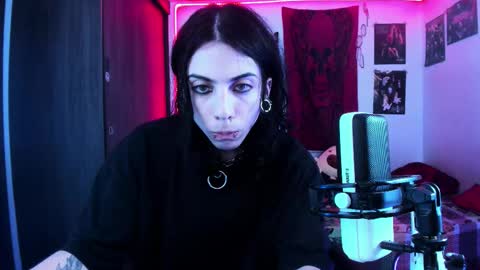 athenauwu online show from November 7, 2025, 5:51 am